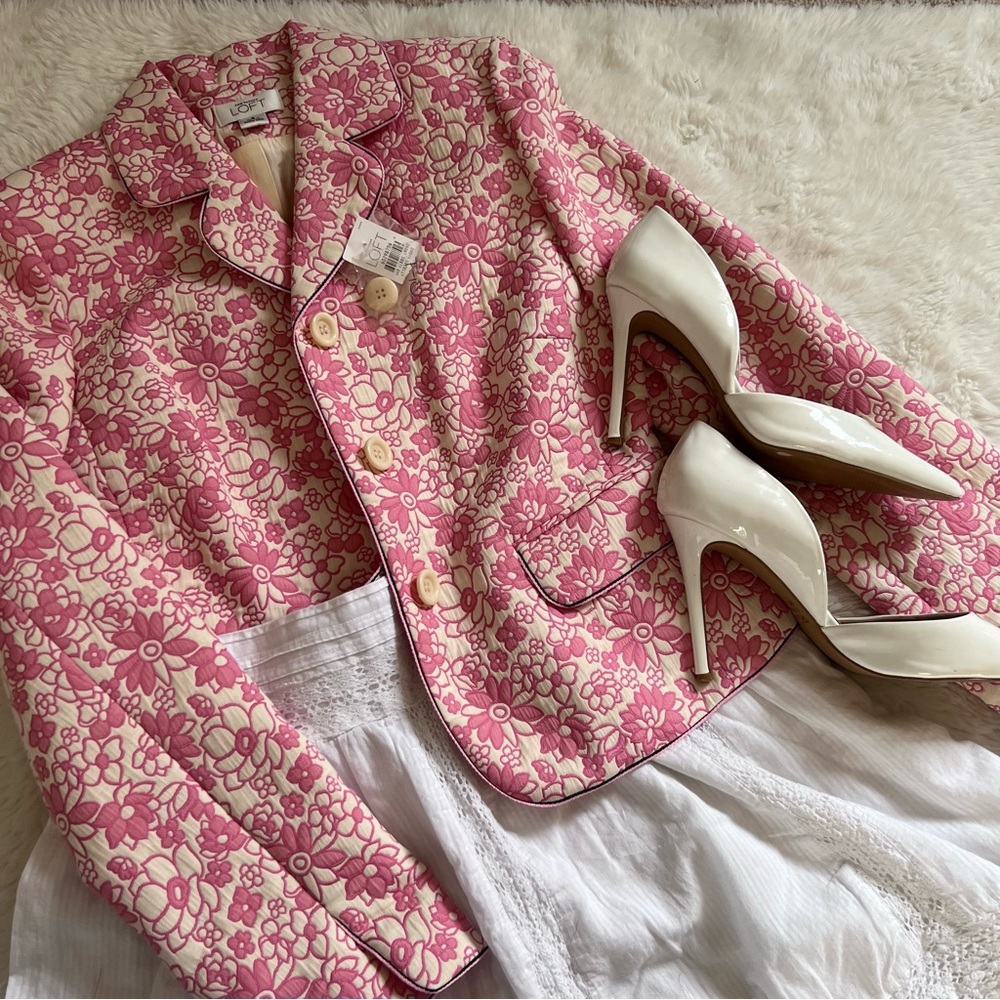 Ann Taylor Cream and Pink Floral Preppy Spring Blazer